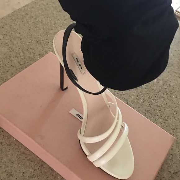 Brand new authentic Miu Miu black & white  sandals - Picture 5 of 6